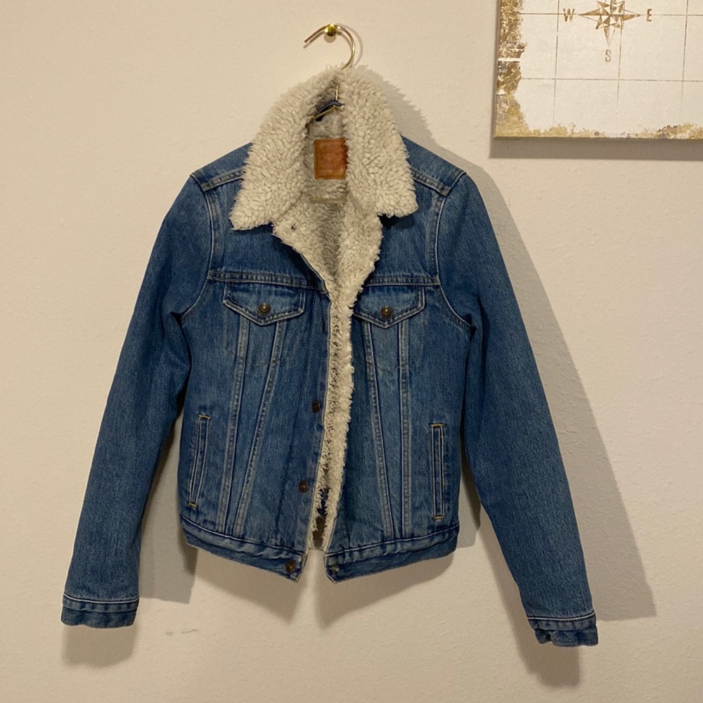 Levi's Denim Jacket with Cream Sherpa Collar